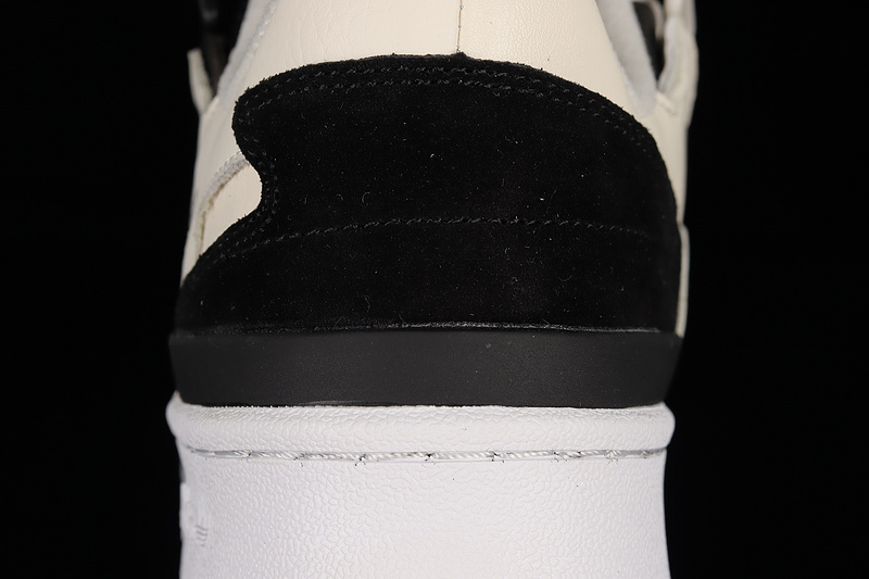 Forum Exhibit Low Shoes Off White/Core Black/Cream White 17