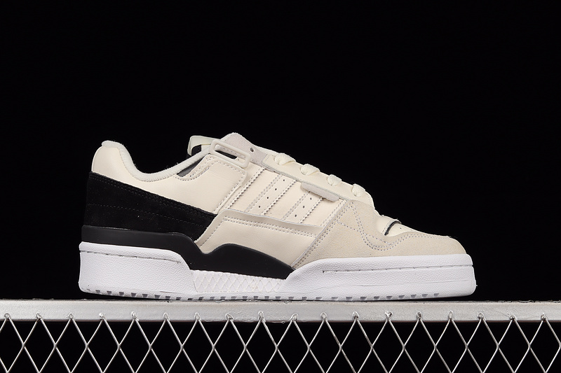 Forum Exhibit Low Shoes Off White/Core Black/Cream White 29