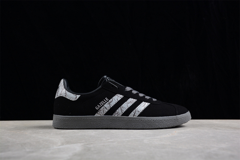 Adidas Star Wars Gazelle Darksaber Core Black/Silver Metallic/Grey Four 23