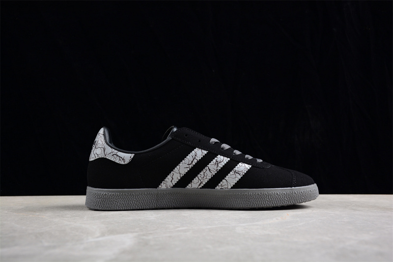 Adidas Star Wars Gazelle Darksaber Core Black/Silver Metallic/Grey Four 25