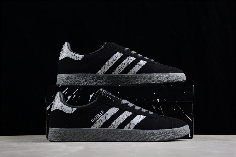 Adidas Star Wars Gazelle Darksaber Core Black/Silver Metallic/Grey Four 27