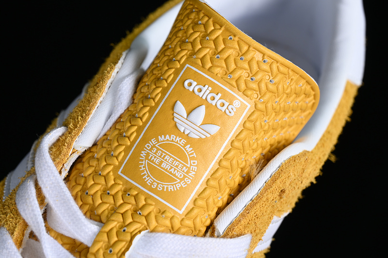 Adidas Gazelle Indoor Orange Peel/Cloud White/Gold Metallic 25