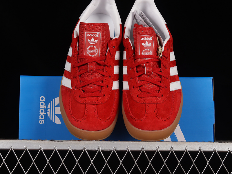 Gazelle Indoor Scarlet/Cloud White/Scarlet 21