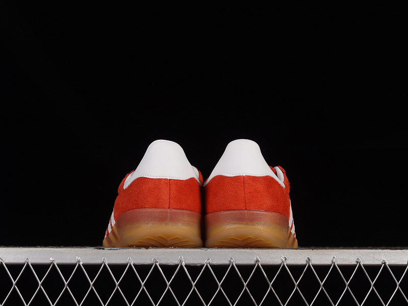 Gazelle Orange/Cloud White/Gum 25