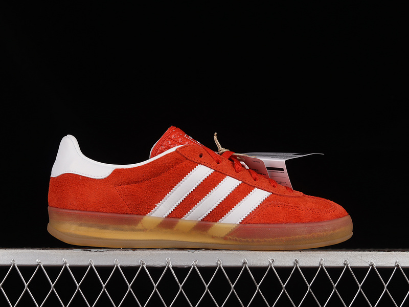 Gazelle Orange/Cloud White/Gum 27