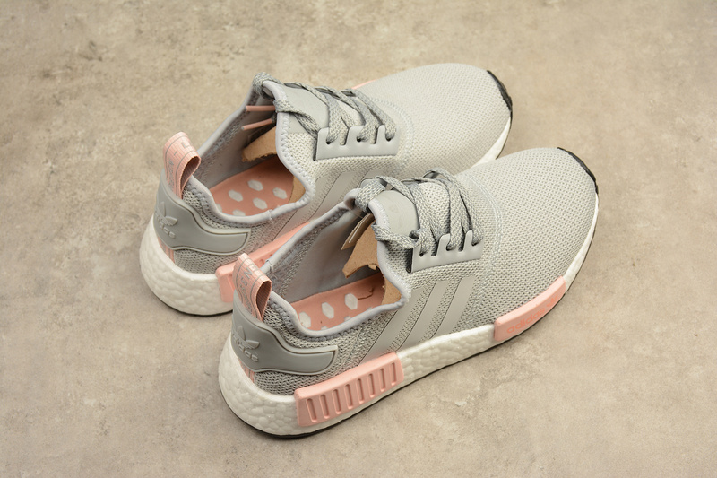 Nmd R1 Boost Wmns Light Onix Pink/White/Grey 9