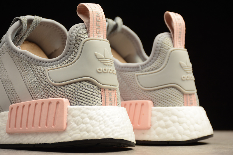 Nmd R1 Boost Wmns Light Onix Pink/White/Grey 13