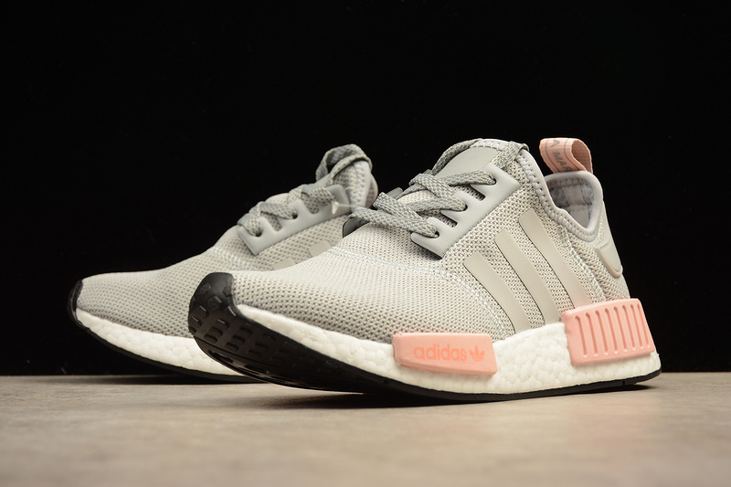 Nmd R1 Boost Wmns Light Onix Pink/White/Grey 23