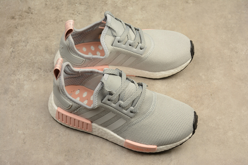 Nmd R1 Boost Wmns Light Onix Pink/White/Grey 25