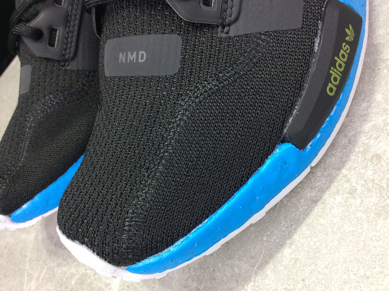 Nmd R1 V2 Core Black/Carbon-Yellow/Blue 11