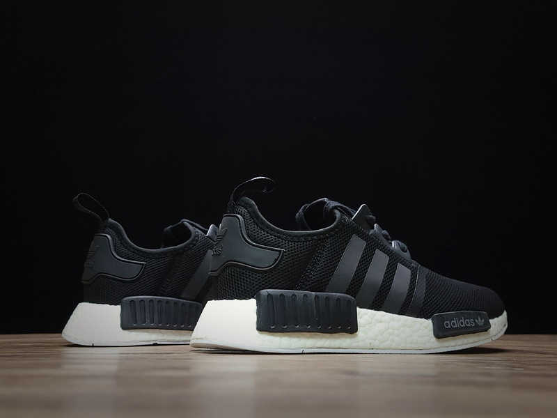 Nmd_R1 Shoes Trace Gret Metallic Trace Grey Metallic/White 19