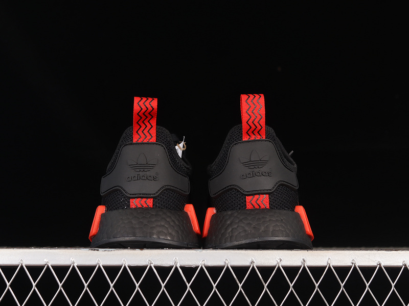 Nmd R1 Core Black/Core Black/Red 15