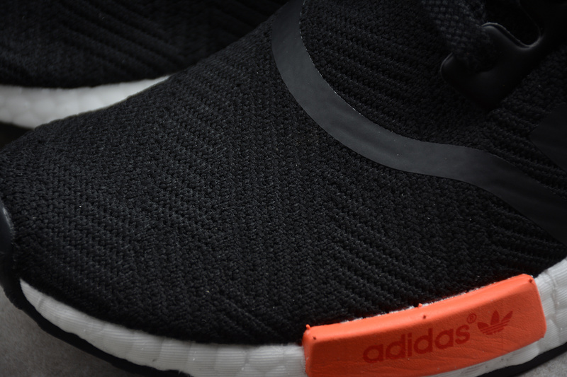 Nmd_R1 Core Black/Cloud White/Orange 19