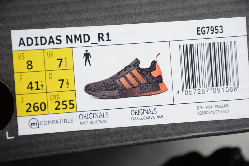 Nmd_R1 Shoes Core Black/Solar Red/Core Black 3