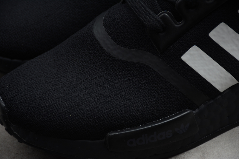 Nmd R1 Boost Core Black/Cloud White 5