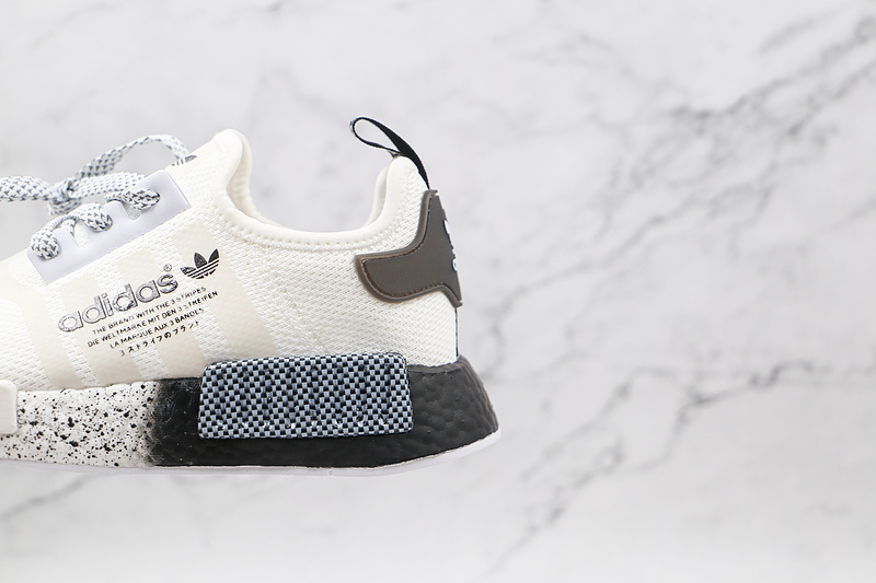 Nmd R1 Primeknit Cloud White/Cloud White/Core Black 7