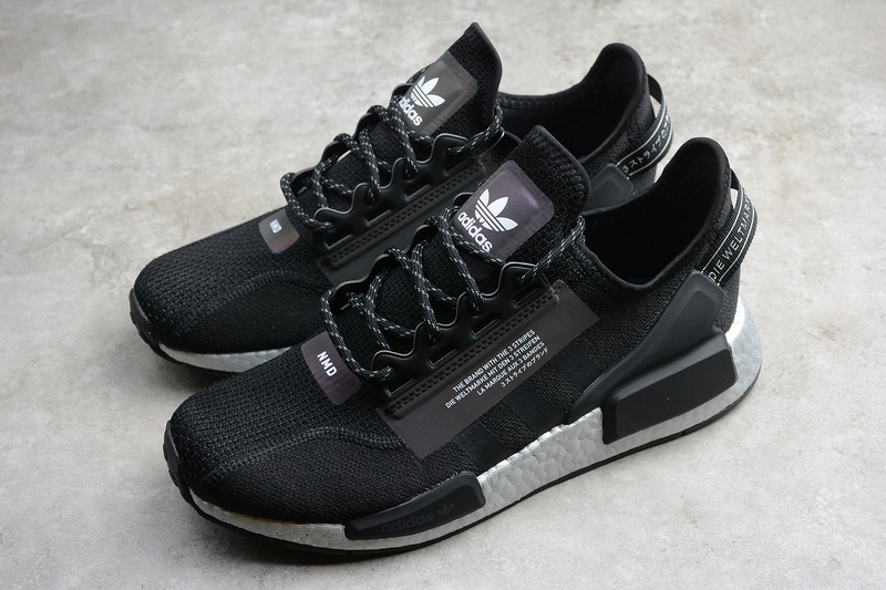 Nmd_R1 V2 Shoes Core Black/Cloud White 9