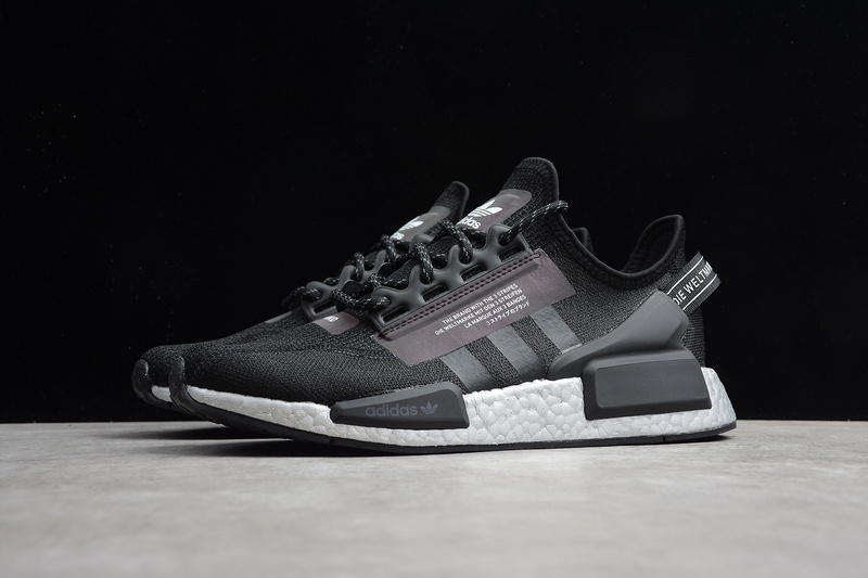 Nmd_R1 V2 Shoes Core Black/Cloud White 21