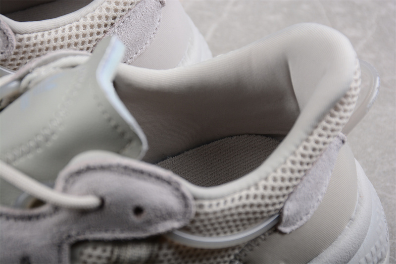 Ozweego Shoes Chalk Pearl/Chalk Pearl/Cloud White 3