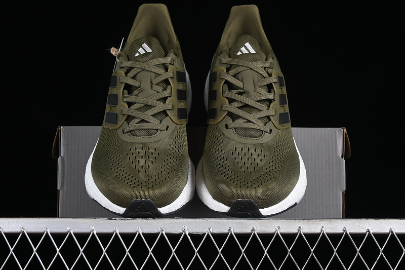 Pureboost 23 Olive Strata/Core Black/Halo Silver 27