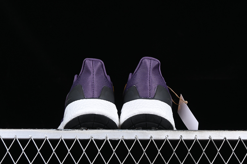 Pureboost 23 White/Black/Purple/Yellow 27