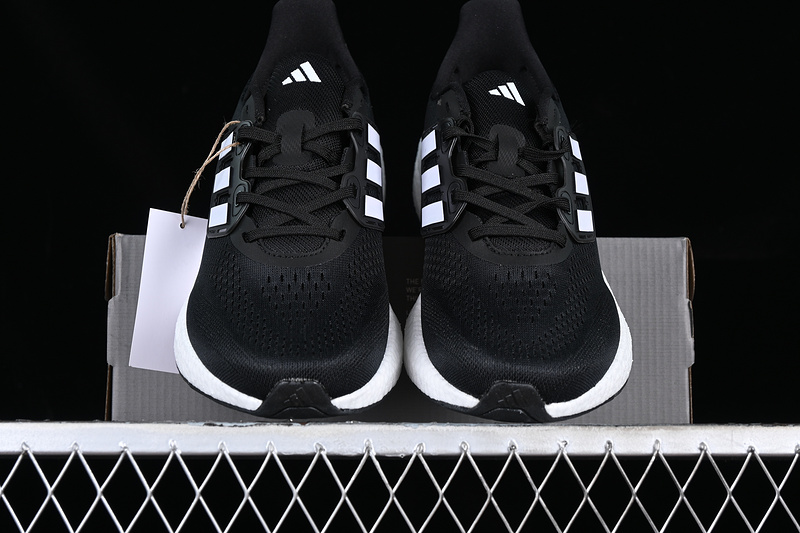 Pureboost 23 White/Black 5