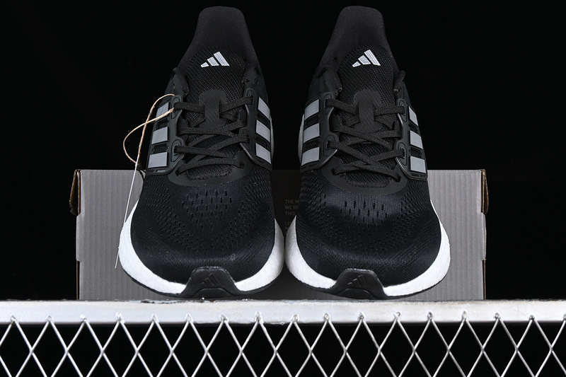 Pureboost 23 White/Black/Grey 25