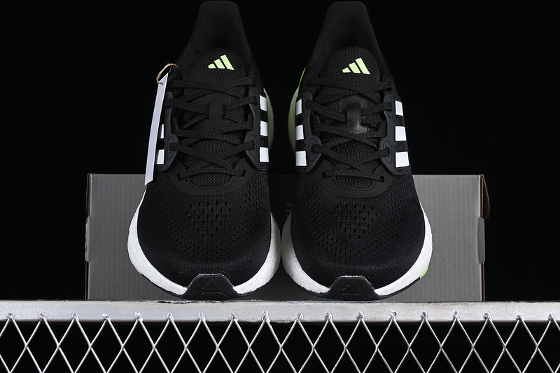 Pureboost 23 Wide Core Black/Cloud White/Green Spark 31