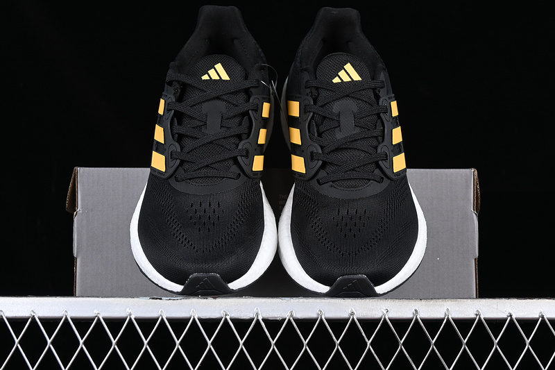 Adidas Pureboost 22 White/Black/Yellow 31