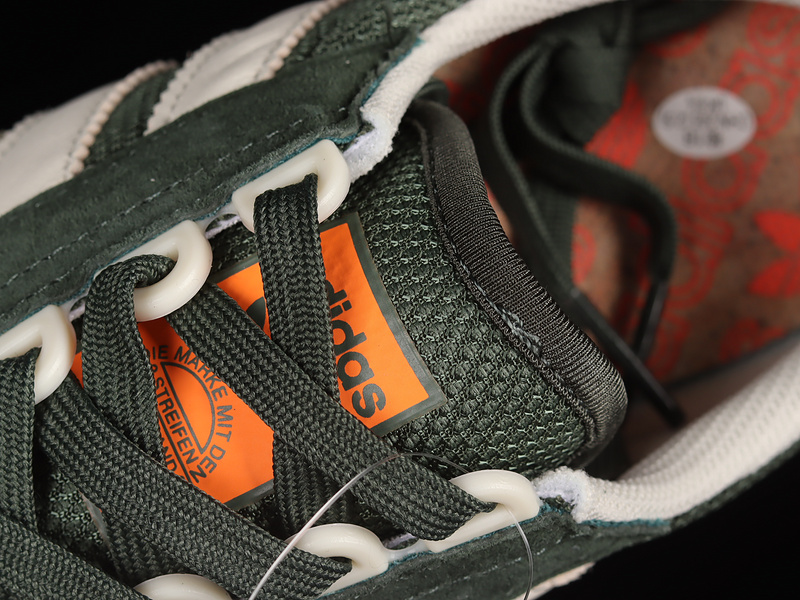 Retropy E5 Shoes Dark Green/Beige/Orange 7