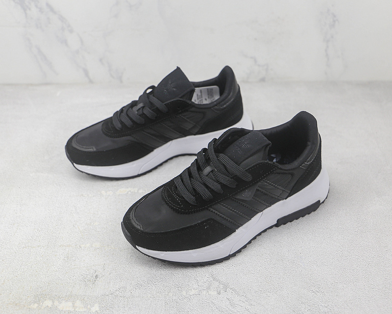 Retropy F2 Shoes Core Black/Core Black/Cloud White 5