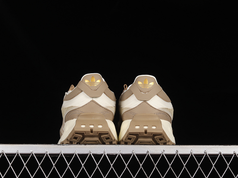 Retropy E5 Shoes Cloud White/Light Brown/Beige 11