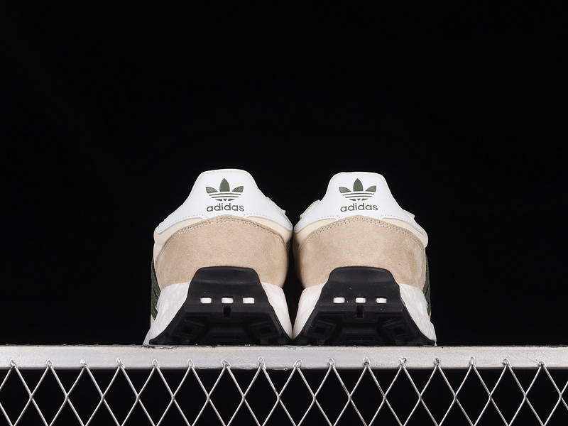 Retropy E5 Shoes Light Khaki/Core Black/Cloud White 17