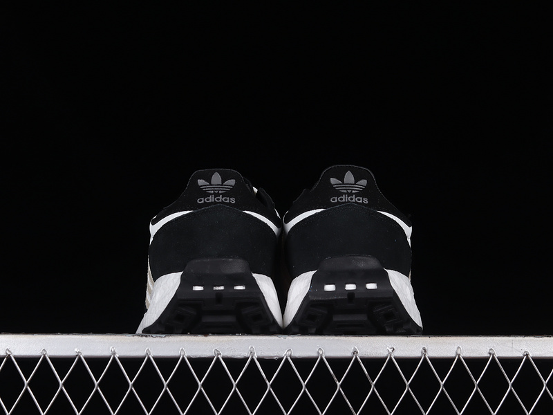 Retropy E5 Shoes Core Black/Cloud White/Light Khaki 29