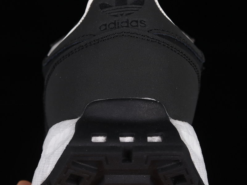 Retropy E5 Shoes Core Black/Core Black/Cloud White 9