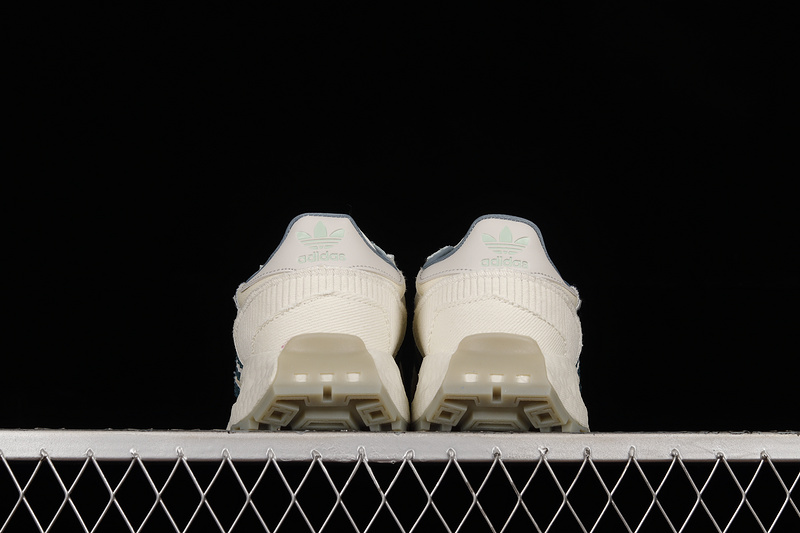 Retropy E5 Shoes Cloud White/Cloud White/Navy 15