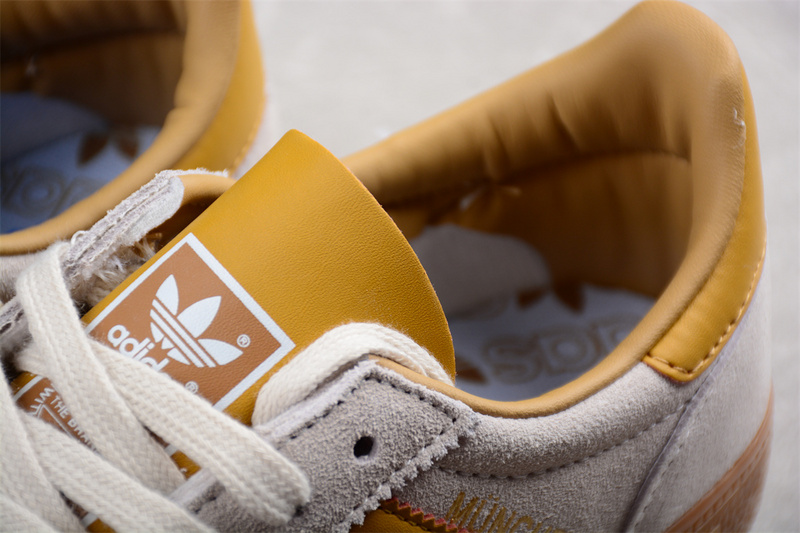 Adidas Munchen Cream White/Mesa/Gum 19