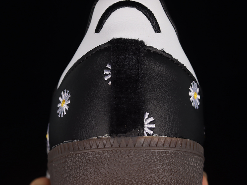 Atmos X Face X Samba Og Embroidered Daisies Core Black/Cloud White/Gold Foil 5