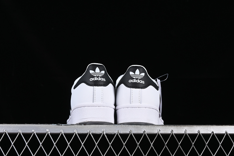 Superstar White/Black 7