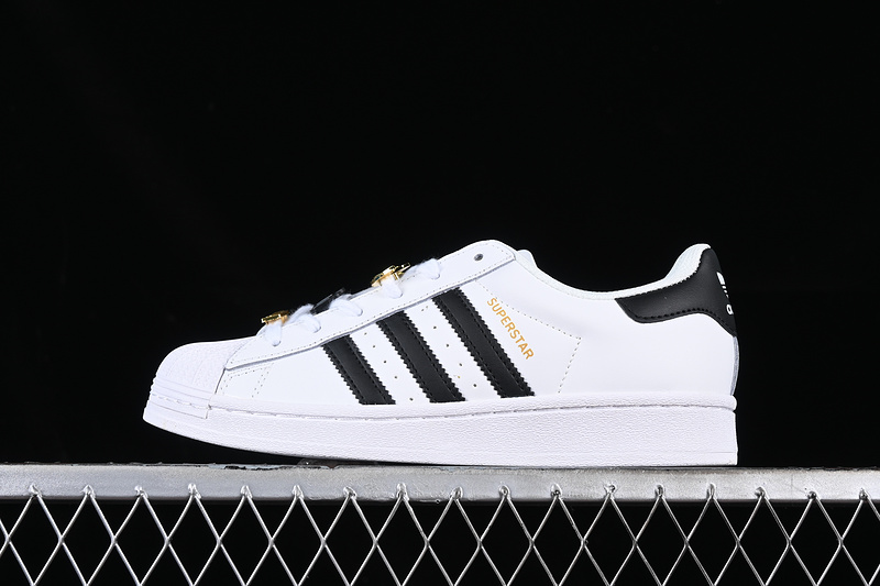 Superstar White/Black 17