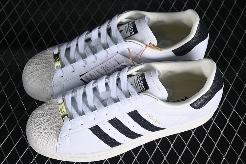 Originals Superstar White/Black 17