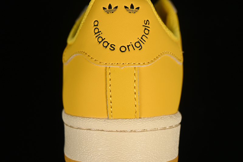 Superstar Bold Gold/Core Black/Easy Yellow 17