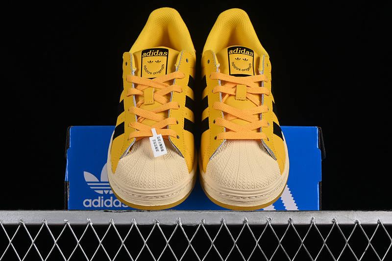 Superstar Bold Gold/Core Black/Easy Yellow 23