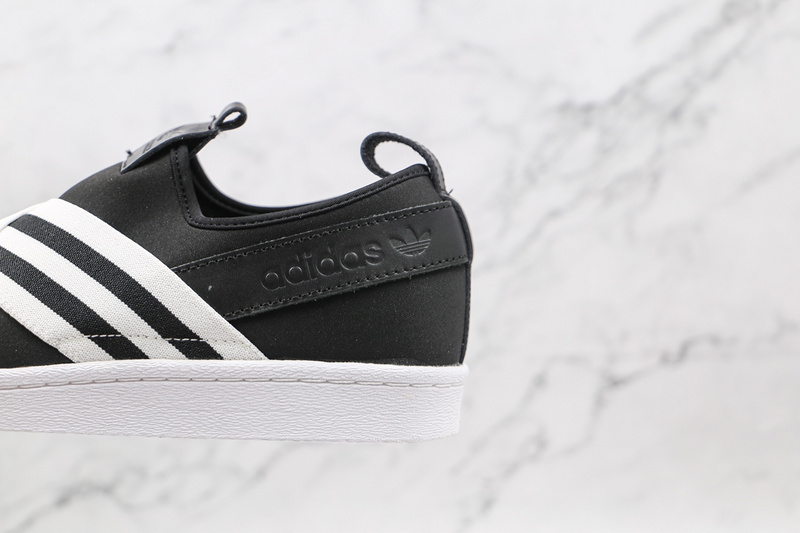 Superstar Slip-On Core Black/Core Black/Footwear White 11