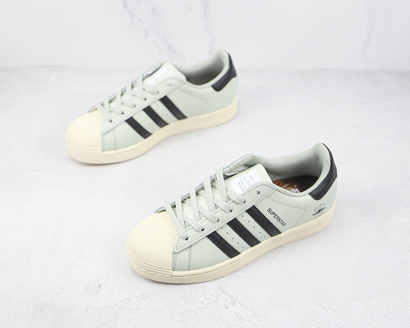 Star Wars X Superstar The Child Linen Green/Core Black/Cream White 3