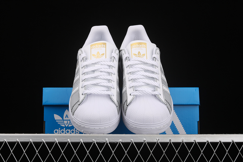 Superstar Shoes Light Grey/Cloud White/Gold 3