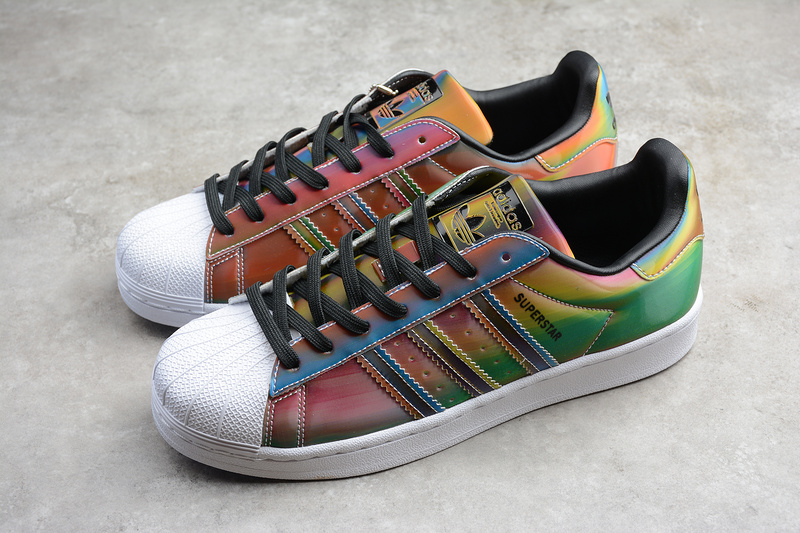 Superstar Iridescent Multi-Color/White 27