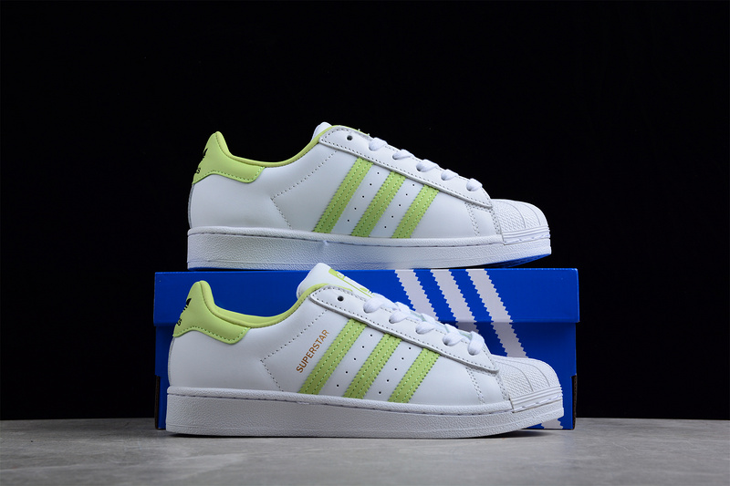 Superstar Shoes Cloud White/Magic Lime/Cloud White 23