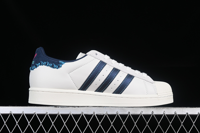 Originals Superstar White/Blue 15