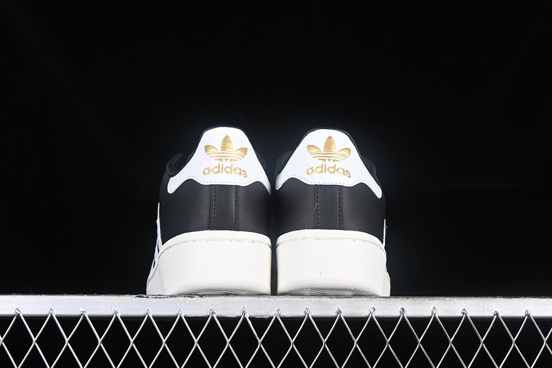 Superstar Xlg Core Black/Footwear White/Gold Metallic 3